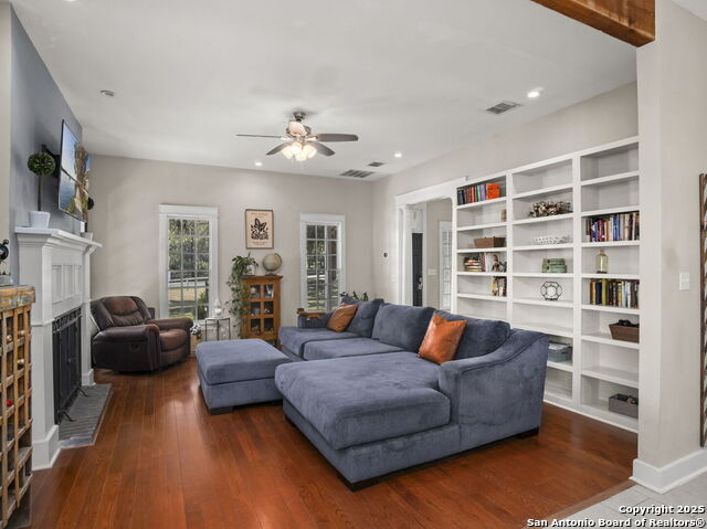 Image 7 of 42 For 9833 Saxet