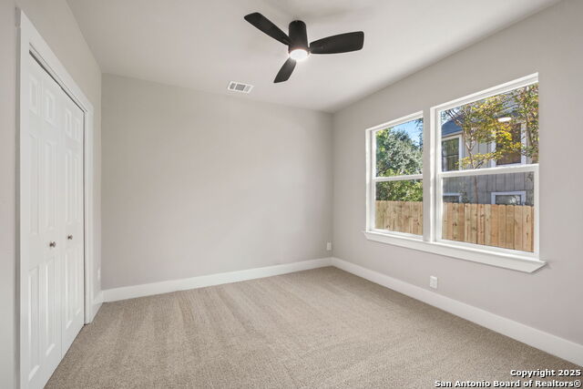 Listing photo id 15 for 123 Sandmeyer St