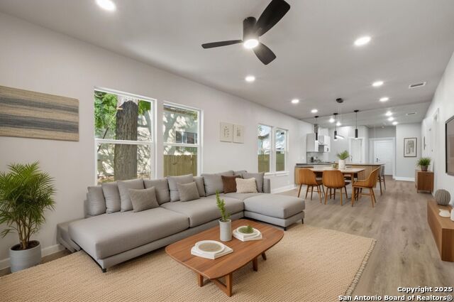 Listing photo id 2 for 123 Sandmeyer St