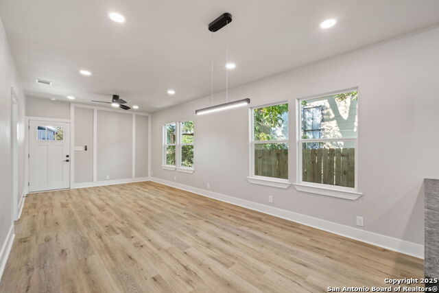 Listing photo id 5 for 123 Sandmeyer St