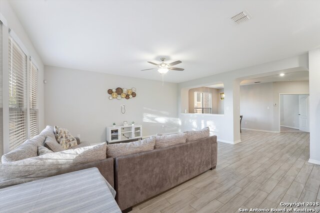 Listing photo id 10 for 1623 Iron Creek