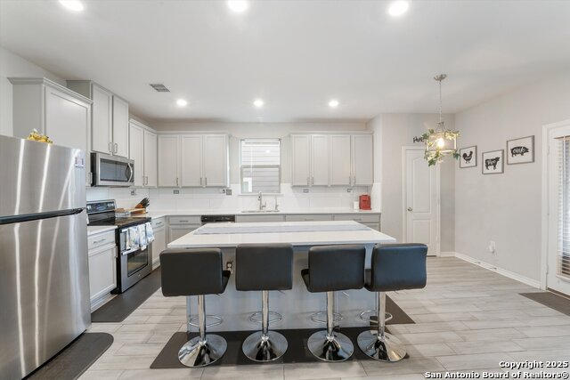 Listing photo id 12 for 1623 Iron Creek