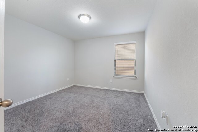 Listing photo id 20 for 1623 Iron Creek