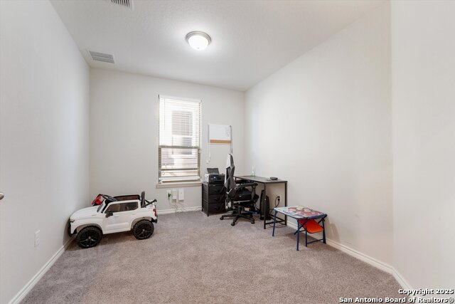 Listing photo id 5 for 1623 Iron Creek