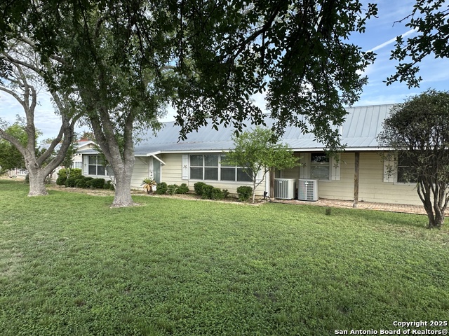 Details for 148 Robindale W, Bandera, TX 78003