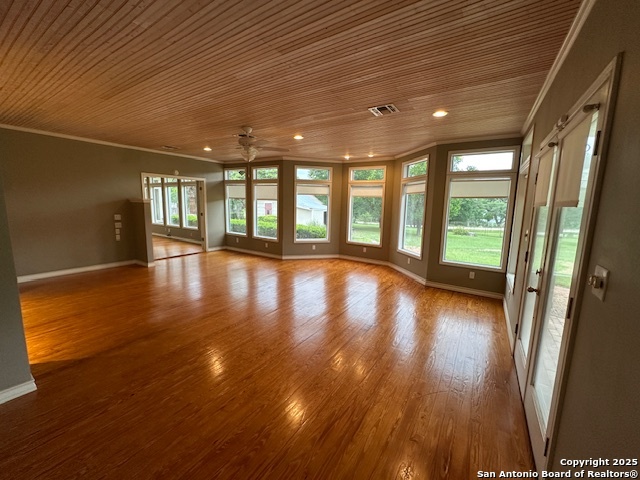 Image 12 of 24 For 148 Robindale W