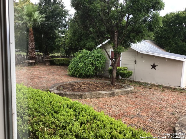 Image 2 of 24 For 148 Robindale W