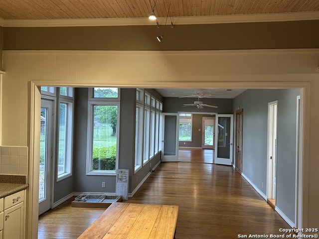 Image 8 of 24 For 148 Robindale W