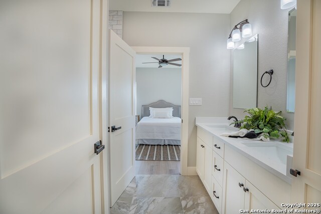 Listing photo id 10 for 1811 Chateau Ln