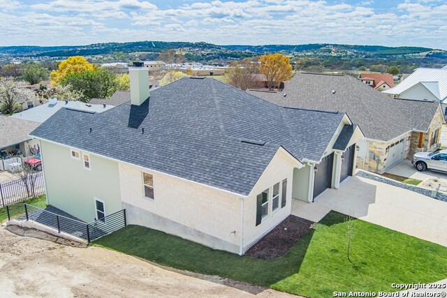 Listing photo id 24 for 1811 Chateau Ln