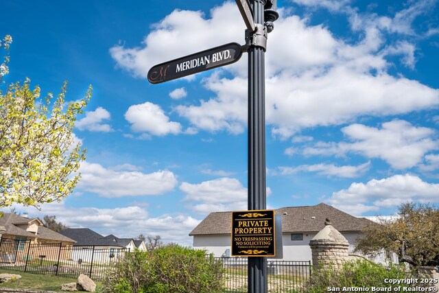 Listing photo id 26 for 1811 Chateau Ln