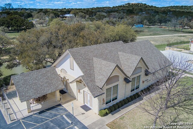 Listing photo id 27 for 1811 Chateau Ln