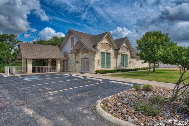 Listing photo id 28 for 1811 Chateau Ln