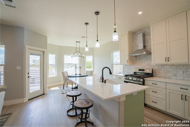 Listing photo id 5 for 1811 Chateau Ln