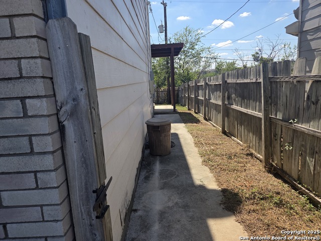 Image 21 of 22 For 9658 Sekula  