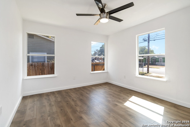 Image 14 of 26 For 2131 Burnet  