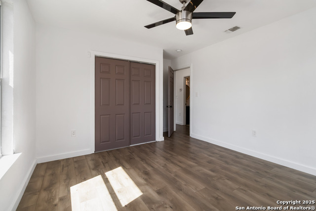 Image 15 of 26 For 2131 Burnet  