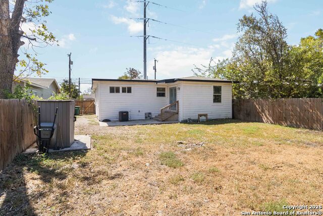 Image 24 of 26 For 2131 Burnet  