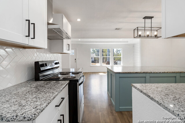 Image 9 of 26 For 2131 Burnet  