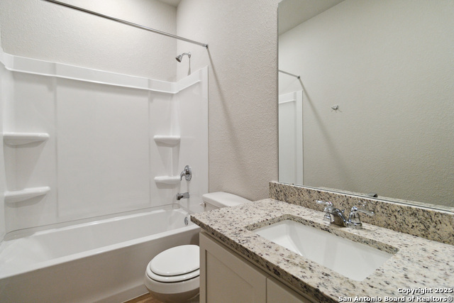Listing photo id 16 for 5411 Devils Gate