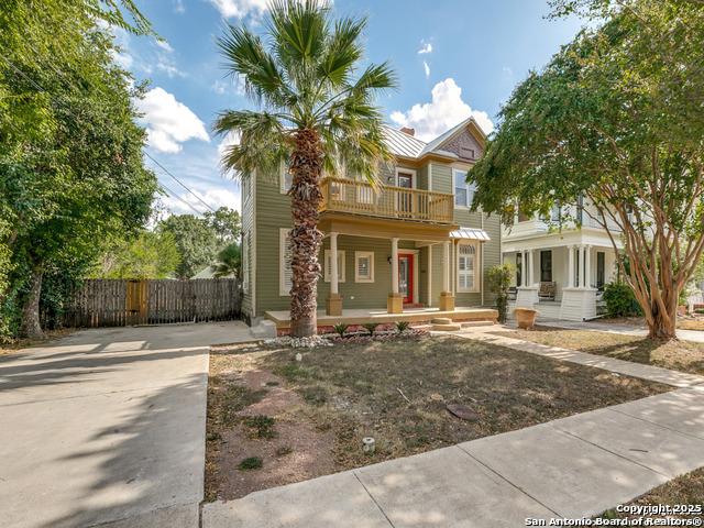 Image 2 of 26 For 228 Woodlawn W