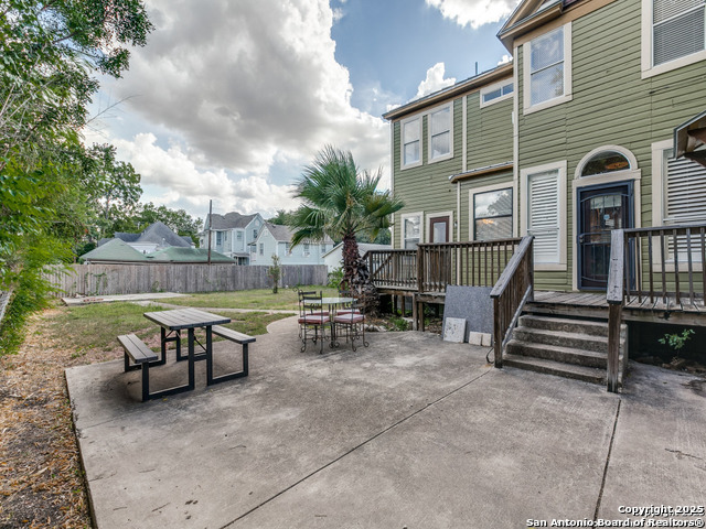 Image 23 of 26 For 228 Woodlawn W