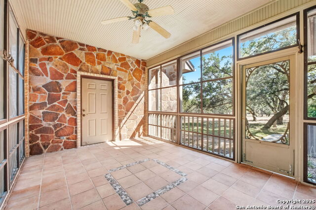 Listing photo id 32 for 4708 Ammann W