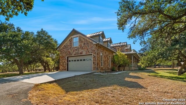 Listing photo id 38 for 4708 Ammann W