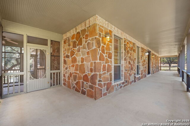 Listing photo id 5 for 4708 Ammann W