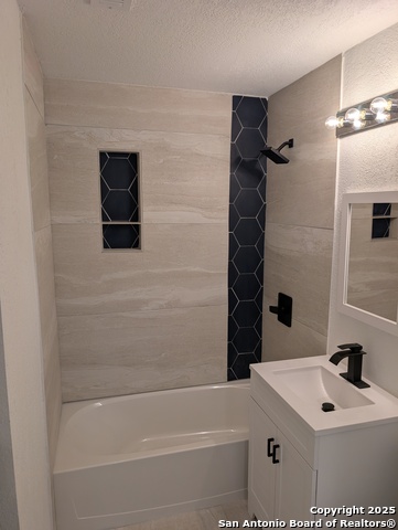 Image 5 of 10 For 26 Vickers