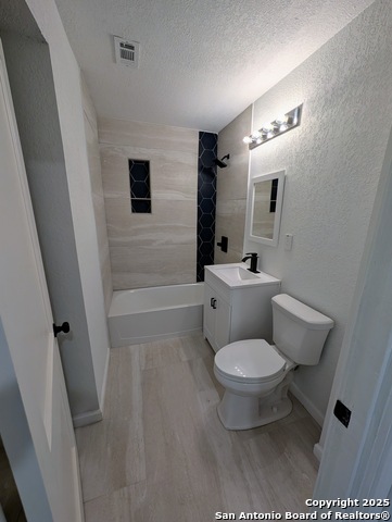 Image 6 of 10 For 26 Vickers