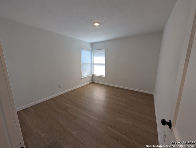 Image 9 of 10 For 26 Vickers