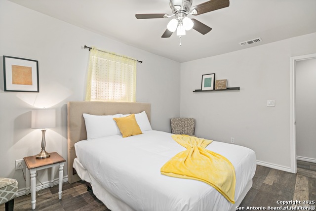 Image 10 of 21 For 226 Bee  