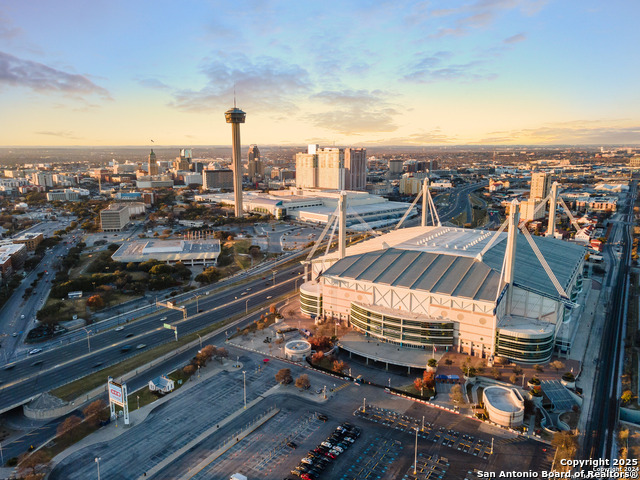 Image 19 of 21 For 226 Bee  