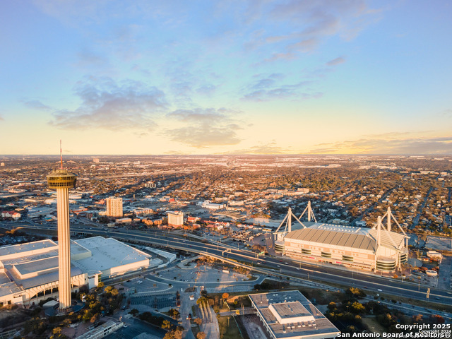 Image 20 of 21 For 226 Bee  