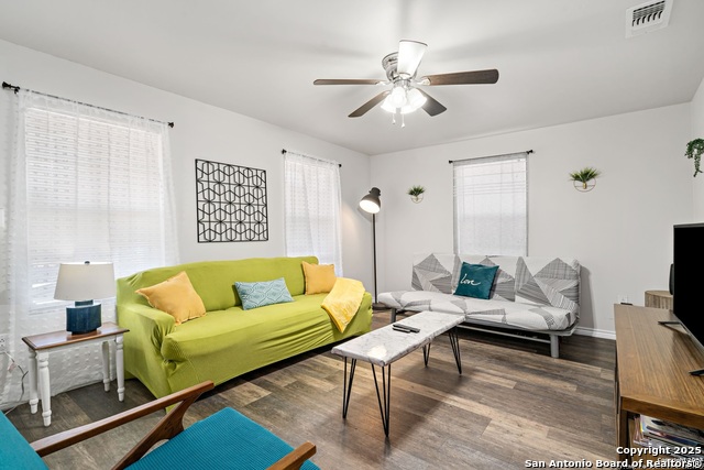 Image 5 of 21 For 226 Bee  