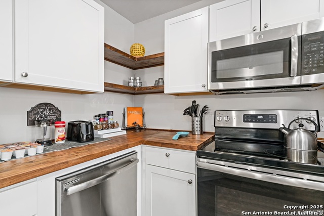 Image 7 of 21 For 226 Bee  