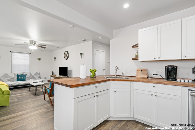 Image 8 of 21 For 226 Bee  