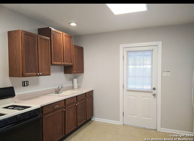 Image 11 of 24 For 3522 San Luis