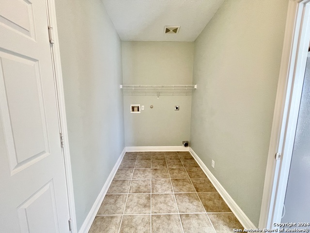 Image 12 of 37 For 18310 Redwood