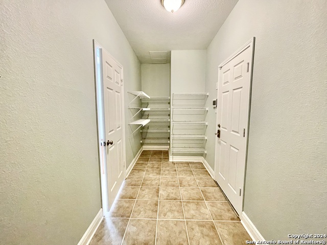 Image 13 of 37 For 18310 Redwood