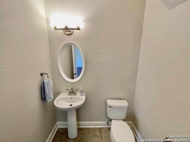 Image 14 of 37 For 18310 Redwood