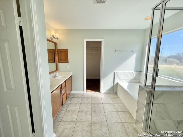 Image 28 of 37 For 18310 Redwood