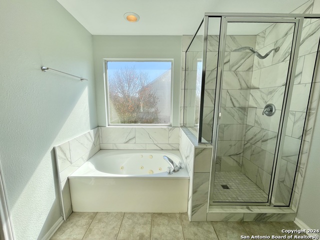 Image 29 of 37 For 18310 Redwood