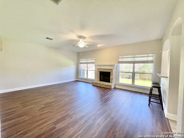 Image 6 of 37 For 18310 Redwood