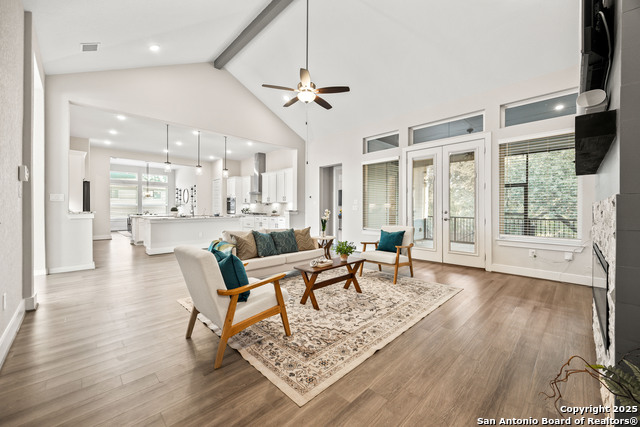 Listing photo id 10 for 571 Englewood Lane