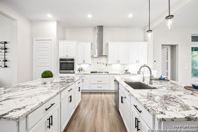 Listing photo id 17 for 571 Englewood Lane