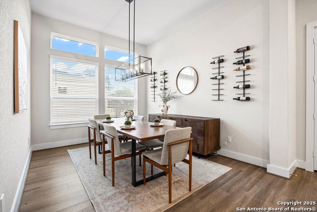 Listing photo id 21 for 571 Englewood Lane