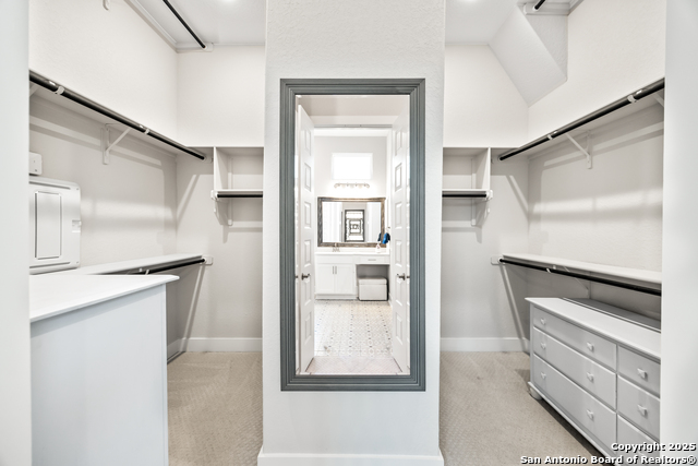 Listing photo id 27 for 571 Englewood Lane