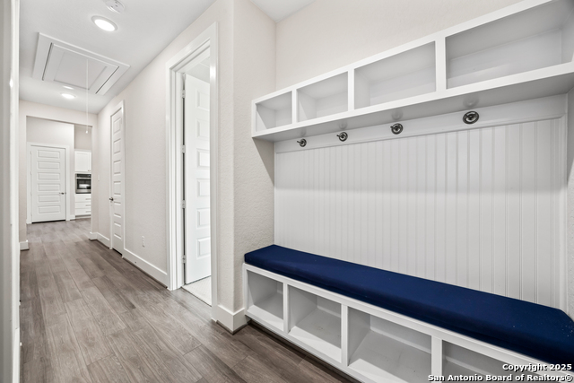 Listing photo id 28 for 571 Englewood Lane